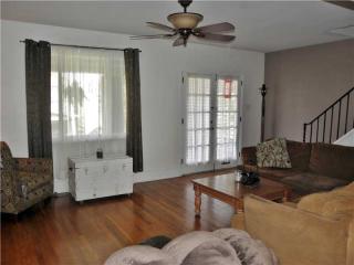 1142 Hillsdale Ave, Pittsburgh, PA 15216-2516
