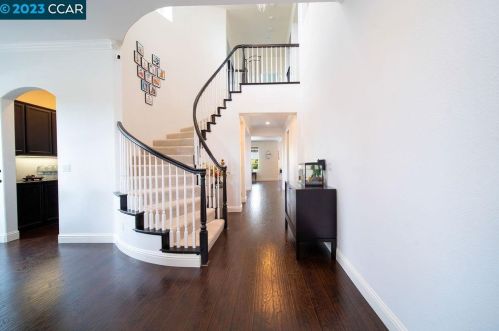 1298 Peregrine Ct, Concord, CA 94521-5512
