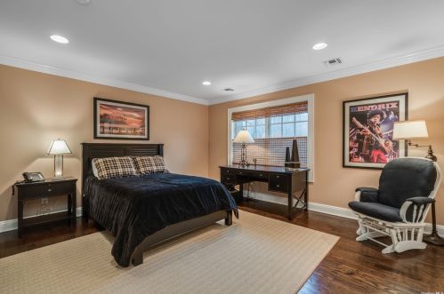 33 Farmstead Ln, Muttontown NY  11545-2601 exterior