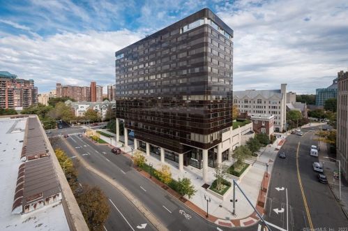 127 Greyrock Pl, Stamford CT  06901-3100 exterior