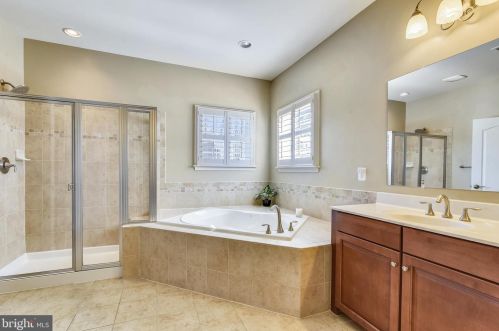 21099 Honeycreeper Pl, Leesburg VA exterior