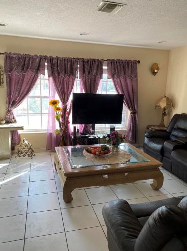 690 34th St, West Palm Beach, FL 33407-4826