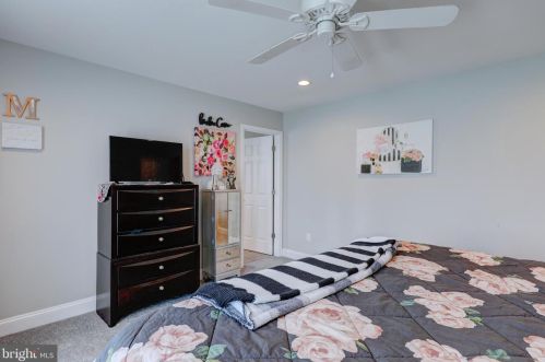 4 Highland Dr, Seaford DE  19973-4827 exterior