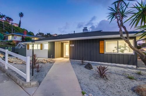 3851 Curtis St, San Diego, CA 92110-5801