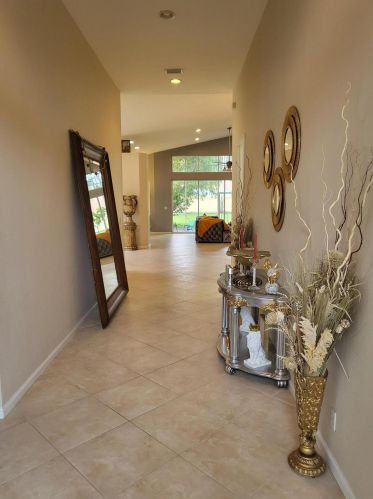 122 Bella Vista Way, West Palm Beach, FL 33411-4308
