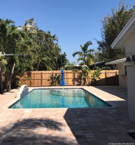 405 4th Ter, Dania Beach FL  33004-4716 exterior
