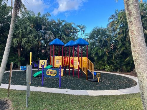 2028 Valencia Dr, Delray Beach FL  33445-5326 exterior