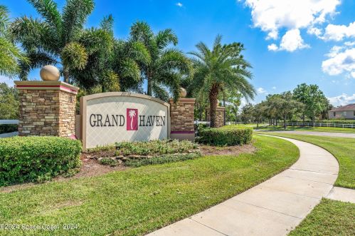 4230 Caparosa Cir, Melbourne, FL 32940-1207