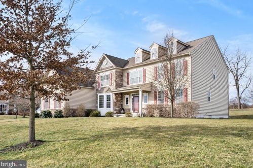 42 Colleen Cir, Downingtown PA  19335-4935 exterior