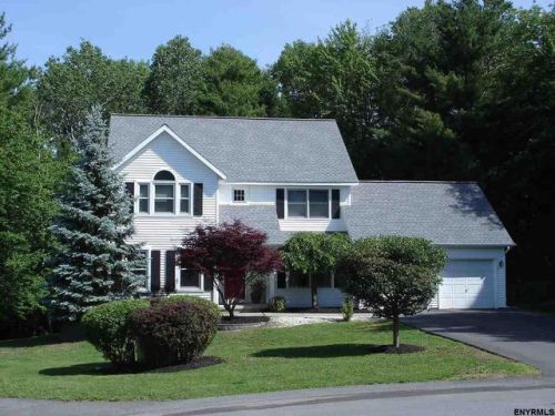 7 Cyndi Ct, Schenectady, NY 12309-4947