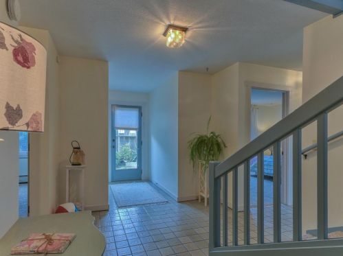 1136 Beacon Ave, Del Monte Park CA  93950-2106 exterior