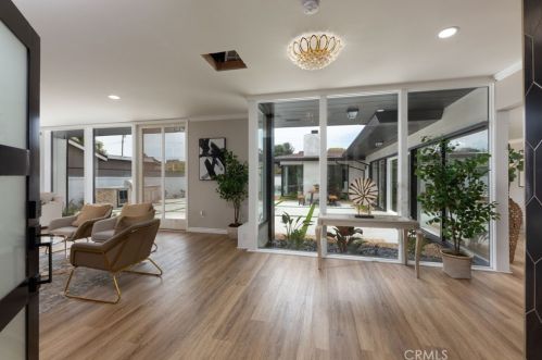 3841 Pacific Ave, Long Beach CA  90807-3227 exterior