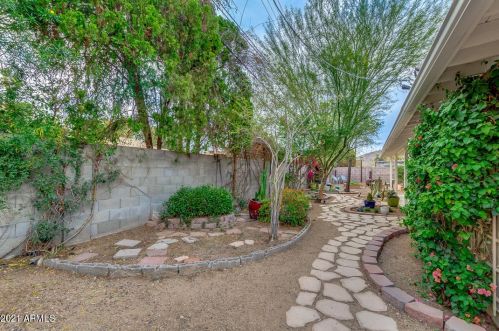 8836 17 Ave, Phoenix AZ 85027-5304 exterior