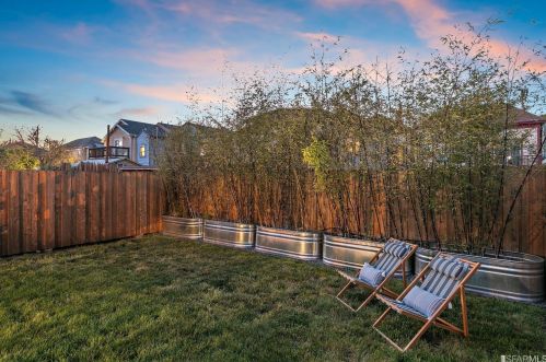 1470 12th St, Oakland CA 94607-2048 exterior