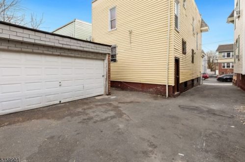 721 18 Ave, Irvington NJ 07111-3712 exterior