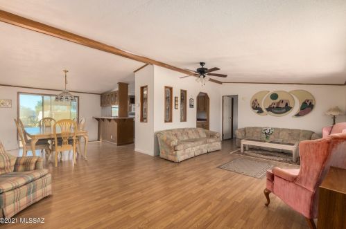 6903 Taylor Ln, Tucson, AZ 85743-9360