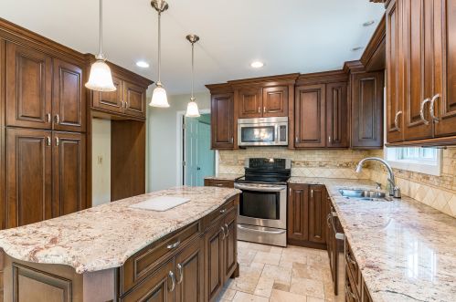 8235 Woodcreek Dr, Florence KY  41042-9119 exterior