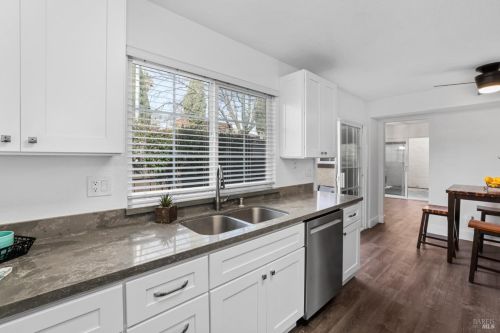 101 Fairoaks Dr, Vacaville CA  95688-5319 exterior