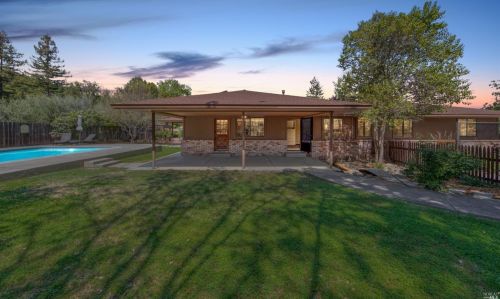 517 Canyon View Ct, Ukiah, CA 95482-6511
