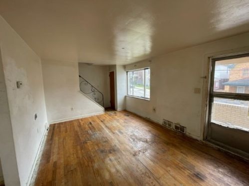 32 Cedricton St, Pittsburgh, PA 15210-3566