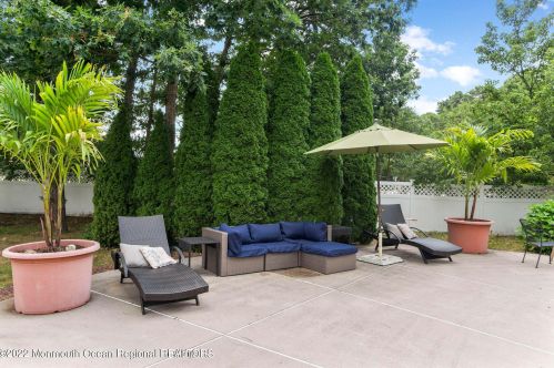 2 Sarah Ct, Jackson Twp NJ  08527-4760 exterior