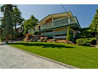 5717 Hinds St, Seattle, WA 98116-3014