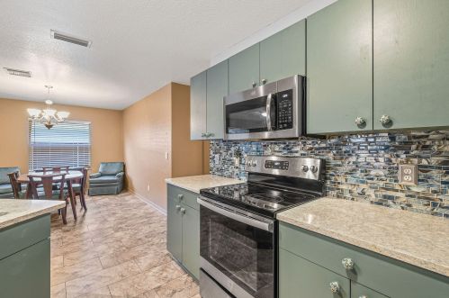 187 Camino Del Rio, Fort Pierce FL  34952-7931 exterior