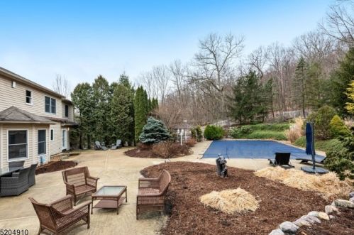 19 Marisa Ct, West Milford NJ  07480-3000 exterior