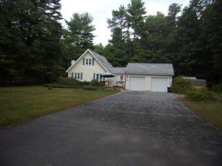 28 Peggy Ann Rd, Glens Falls, NY 12804-9079