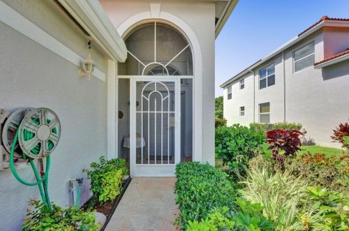 7676 Springwater Pl, Boynton Beach, FL 33437-5420
