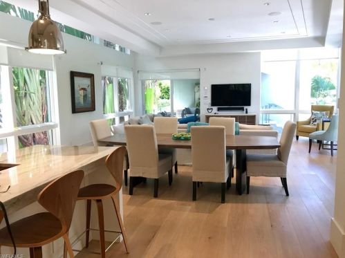 12 6th St, Naples, FL 34102-0060