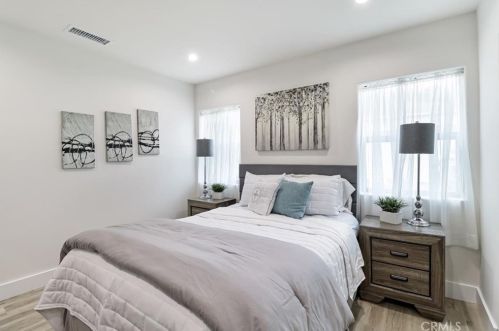 295 Poppyfields Dr, Altadena CA  91001-4837 exterior