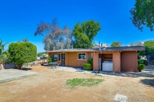 8968 Rocket Ridge Rd, Lakeside CA  92040-4925 exterior