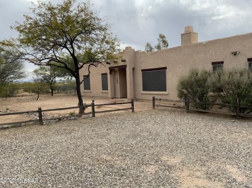 8040 Farmview Pl, Tucson, AZ 85756-9780