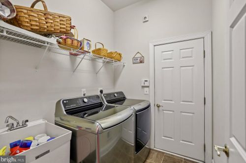 15625 Alderbrook Dr, Haymarket VA  20169-6131 exterior