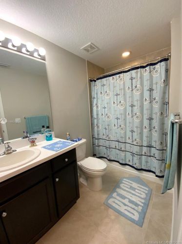1679 Cameo Blvd, Fort Pierce FL  34953-1265 exterior