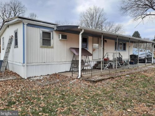404 Wren Ct, Navy Sup Dpt, PA 17050-2093