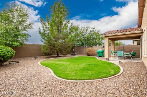 967 Leslie Ave, San Tan Valley AZ  85140-4439 exterior