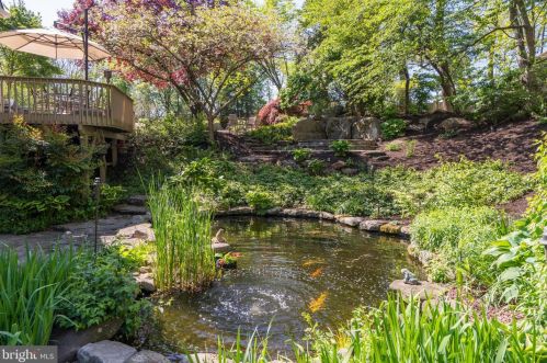 5 Gregory Ln, Newtown Square PA  19073-1518 exterior