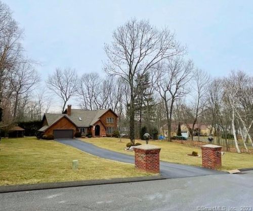 6 Val Ct, Waterbury, CT 06716-2842