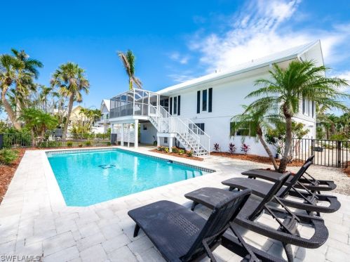 1015 Sand Castle Rd, Sanibel FL  33957-3614 exterior