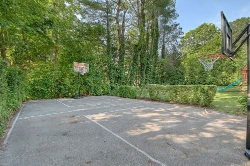 282 Ridgeway, White Plains NY  10605-4113 exterior