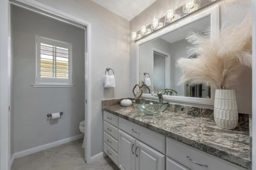 957 Lorne Way, Sunnyvale CA 94087-4916 exterior