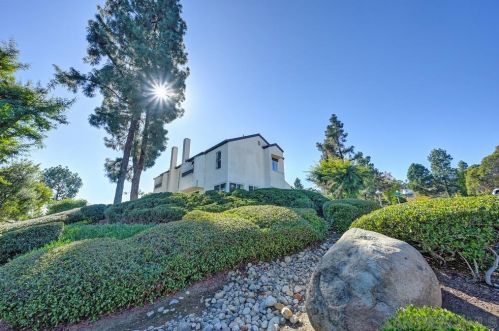 1477 Falcon Ln, El Cajon CA  92020-1426 exterior