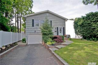 23 Vassar Pl, Smithtown, NY 11787-3424