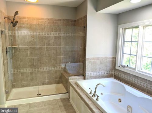 5936 Amber Ridge Rd, Haymarket VA  20169-2620 exterior