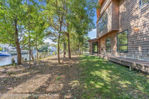 49 Cherokee Ln, Bricktown NJ  08724-4405 exterior