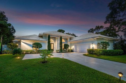 14 Huntly Dr, West Palm Beach, FL 33418-6812