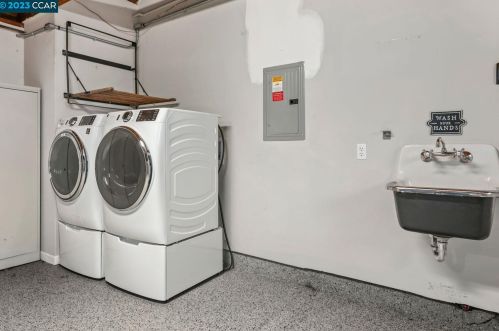 6747 Tory Way, Pleasanton CA  94568-2144 exterior