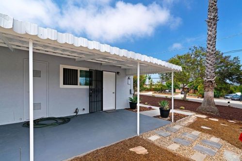 716 Grapevine Rd, Vista CA  92083-5527 exterior